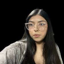 Estephanie Vargas's Instagram, Twitter & Facebook