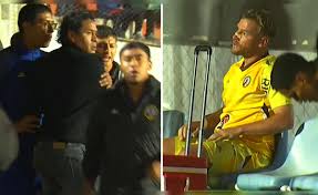 Santiago Acasiete, DT de Juan Pablo II, se fue a los golpes con su propio  jugador, Cristhian Tizón, tras cambiarlo en partido de Liga 1 | Fútbol  Peruano | La República