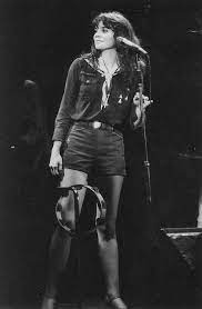 Linda Ronstadt Born 1946 Is An American Popular Music Singer Known For Singing In A Wide Range Of Genres Including Rock Linda Ronstadt Female Singers Linda