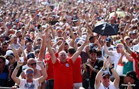 Silverstone has capacity for approximately 150 000 f1 fans, made up of 60 000 grandstand tickets and 90 000 general admission tickets. Police Warn Fans To Stay Away From Silverstone Grand Prix 247