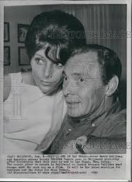 1962 Press Photo actor Barry Sullivan and Egyptian actress Desiree Sum