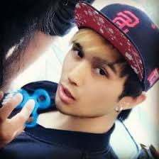 Mark DeVera (iksueandthegirl)