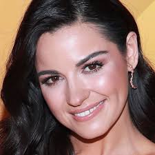 Tenemos para ti videos, imágenes y una amplia cobertura e información actualizada. Biografia De Maite Perroni Edad Estatura Pack Novio Hijos Novelas Laletrade Biografias Musica Y Letras