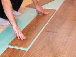 Acaba döşenmiş laminat parke yerinden sökülerek yeniden döşemebilirmi ? Ilk Once Ne Yaparlar Kapilar Mi Yoksa Laminat Mi Birincisi Zemin Veya Kapilar Kurulum Sirasi Nedir Laminat Veya Kapilardan Once Ne Yapilmali