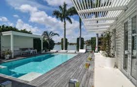 Conoce Por Dentro La Casa De Shakira Fotos Que Mas Casa De Shakira Casas En Miami Casas De Famosos