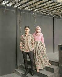 Baju couple muslim bertiga family : 75 Ide Couple Model Pakaian Pakaian Wanita Pakaian