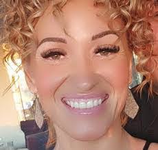 Anna Urrutia's Instagram, Twitter & Facebook