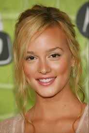 Ang blonde na si Blair at ang brunette na si Serena ay parang nakatingin sa  isang bizarro world! : r/GossipGirl