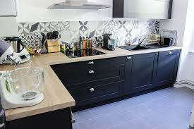 Une Credence De Cuisine Facile Et Pas Chere Les Tendances By Marina Blog Mode Deco Voyage Lifestyle Credence Cuisine Cuisine Moderne Meuble Cuisine