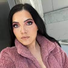 Estella Cummings's Instagram, Twitter & Facebook