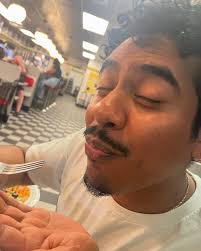 Closing weekend for this one! Already being almost halfway through this  program is crazy! Emma by Kate Hamill, till Nov 23. Asolorep.org ! 📸:  @sorcha_augustine Directed: Ariel Bock Costume Design: @andrea91herrera  Hair/Wig