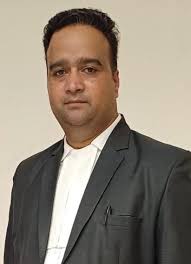 Retired IPS officer Amitabh Thakur has filed a complaint against Rubika  Liyaqat with the Ministry of Information and Broadcasting, alleging that as  an anchor, she engages in discriminatory behavior towards leaders of