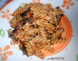 Vediamo insieme come si prepara e le tanti varianti in cui poterla proporre. Pasta Pasticciata In Padella