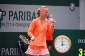 Kiki bertens total salary this year is 64.3k €, but in career she earned total 9.6m €. Kiki Bertens Leaves Court In Wheelchair After Three Hour Victory Over Errani Ubitennis