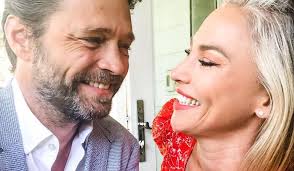 Actor jason priestley, wife naomi lowde priestley and children ava veronica priestley and dashiell orson priestley arrive at the los angeles premiere. Who Is Jason Priestly S Wife Meet Naomi Lowde Priestly