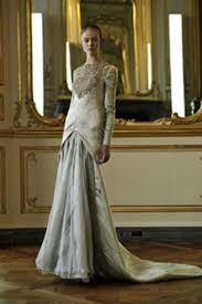 Alexander Mcqueen S Final Fashion Show College Fashion Alexander Mcqueen Fashion Fashion Show