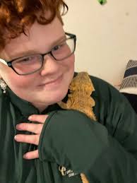 Pre-med student seeking female roommates