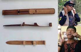 Bahkan di kalangan pemuda, karinding populer sebagai alat musik untuk menarik lawan jenis. Alat Musik Tradisional Sunda Karinding Sentul City