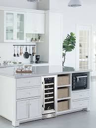 Whether you experience intense heat, rain, ice or snow, it will stand up to some of the toughest outdoor weather conditions. Kalamera 12 Wine Cooler 18 Bottle Built In Or Freestanding With Stainless Steel Double Layer Tempered Glass Door And Temperature Memory Function