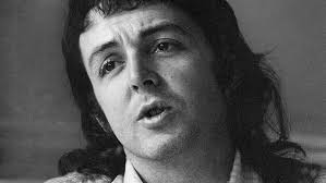 Úctyhodná kariéra a image přátelského chlapíka. Legendární Paul McCartney  slaví osmdesátiny