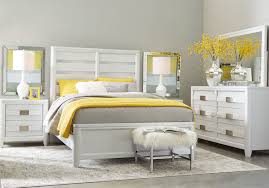 Platinum storage bedroom platinum storage bedroom elements international. Elliot Park Platinum 5 Pc Queen Panel Bedroom Rooms To Go