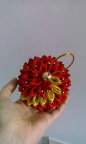 Bolas De Navidad Kanzashi En Cinta Ribbon Crafts Christmas Wreaths Diy Ribbon Art
