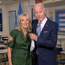 Jun 04, 2021 · biden ist übrigens ein serientäter in sachen romantik. Jill Biden So Emotional Kampft Die Mogliche Frist Lady Um Den Wahlsieg Ihres Mannes Stern De