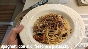 Maybe you would like to learn more about one of these? Spaghetti Con Alici Fresche E Pistacchi Youtube