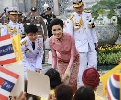 พ.ต.หญิง สุทัตตาภักดิ์ บริรักษ์ภูมินทร์ ตำแหน่ง ประจำสำนักพระราชวังพิเศษ ระดับ 9 ดำรงตำแหน่ง นายทหารปฏิบัติการ กรมทหารรักษาวังมหาดเล็กราช. Tfjic Sbde7gpm