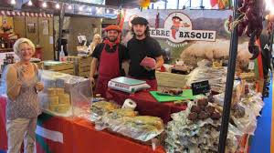 Tour du pays basque direct. Avec Jessie Et Paco Les Douceurs Du Pays Basque En Direct De Saint Jean Pied De Port