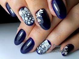 ногти гель лак дизайн фото 2019 новинки зима фото Samyj Modnyj Manikyur Zima 2018 2019 Foto Idei Zimnego Manikyura Novinki I Trendy Blestyashie Gelevye Nogti Gelevyj Francuzskij Manikyur Zolotye Nogti