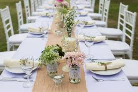 A veces, las cosas más simples son las más bonitas y originales. 37 Espectaculares Centros De Mesa Para Bodas