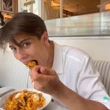 James Petrone (@JamesPetrone9)