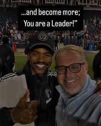 تمت إضافة ‏صورة جديدة‏ بواسطة...