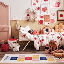 Mais vous pouvez très bien varier et utiliser plus de couleur pour apporter de la gaieté à la chambre de bébé. Choisir La Couleur D Une Chambre D Enfant Nos Conseils Marie Claire