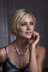 Coupe carré moderne pour l. Coupe De Cheveux Au Carre Court Degrade Cheveux Courts Carre Coiffure Carre Court Styles De Cheveux Courts