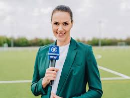 Interview Mit Sportjournalistin Esther Sedlaczek Wir Frauen Konnen Es