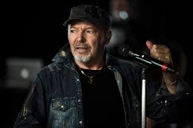 Server in tilt, ecco i prezzi la caccia ai biglietti per i concerti di vasco rossi in programma nel 2020 ha mandato in tilt il portale di ticketone. I Concerti Di Vasco Rossi Nel 2020 Sono Confermati I Live Diventano Un Appuntamento Annuale