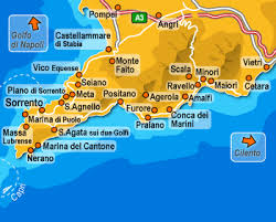 Atemberaubender ausblick über die amalfiküste und den golf von salerno von ravello. Amalfikueste Amalfikuste Amalfitana Kueste Amalfitana Amalfikueste Urlaub Amalfikuste Urlaub