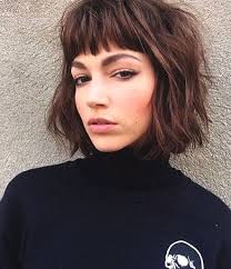 Kurz Bob Wellig Bob Baby Knall Frisur Trends Min Frisur Frisuren Knall Kurzbobwelligbobbabyknallfrisurtrends Kurze Haare Wellen Haar Pony Haarschnitt Kurz