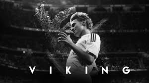 Crypto researcher/ generally a stand up kinda guy! Wallpaper Weekend Martin Odegaard Debut Realmadrid