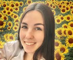 Julia Dudley's Instagram, Twitter & Facebook