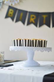Une deco d'anniversaire originale et en couleur : Decoration Anniversaire Theme Noir Et Or Anniversaire Adulte