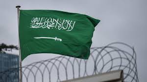 اعلنت وزارة الداحلية السعودية فرض الحجر المؤسسي على جميع القادمين من الدول التي لم يتم تعليق الرحلات منها ومع استثناء بعض الحالات. Sc4nmabuxuvsxm