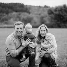Stowe Vermont Family Pictures On Black And White Film By Tiffany Farley Family Pictur Black And White Family Pictures Beach Photography Family Family Pictures