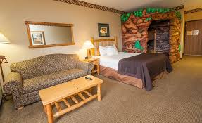 Call 800.551.9653 to inquire about pricing. North Carolina Family Resorts Family Suites Great Wolf Lodge Wolf Lodge Family Suite