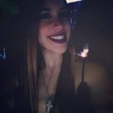 Daniela Requena R. (@danielandrea19)