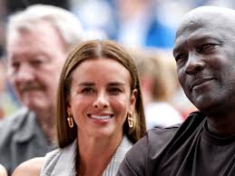 La historia de amor de Michael Jordan y su esposa Yvette Prieto, 15 años  menor: del flechazo en una disco al contrato prenupcial y una boda fastuosa 