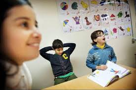 Det är viktigt att kunna sitt eget språk från grunden"