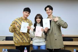 Love Alarm Season 2 First Script Reading Junggaram Kimjojo And Sunoh In 2020 Korean Drama Song Kang Ho Korean Entertainment News